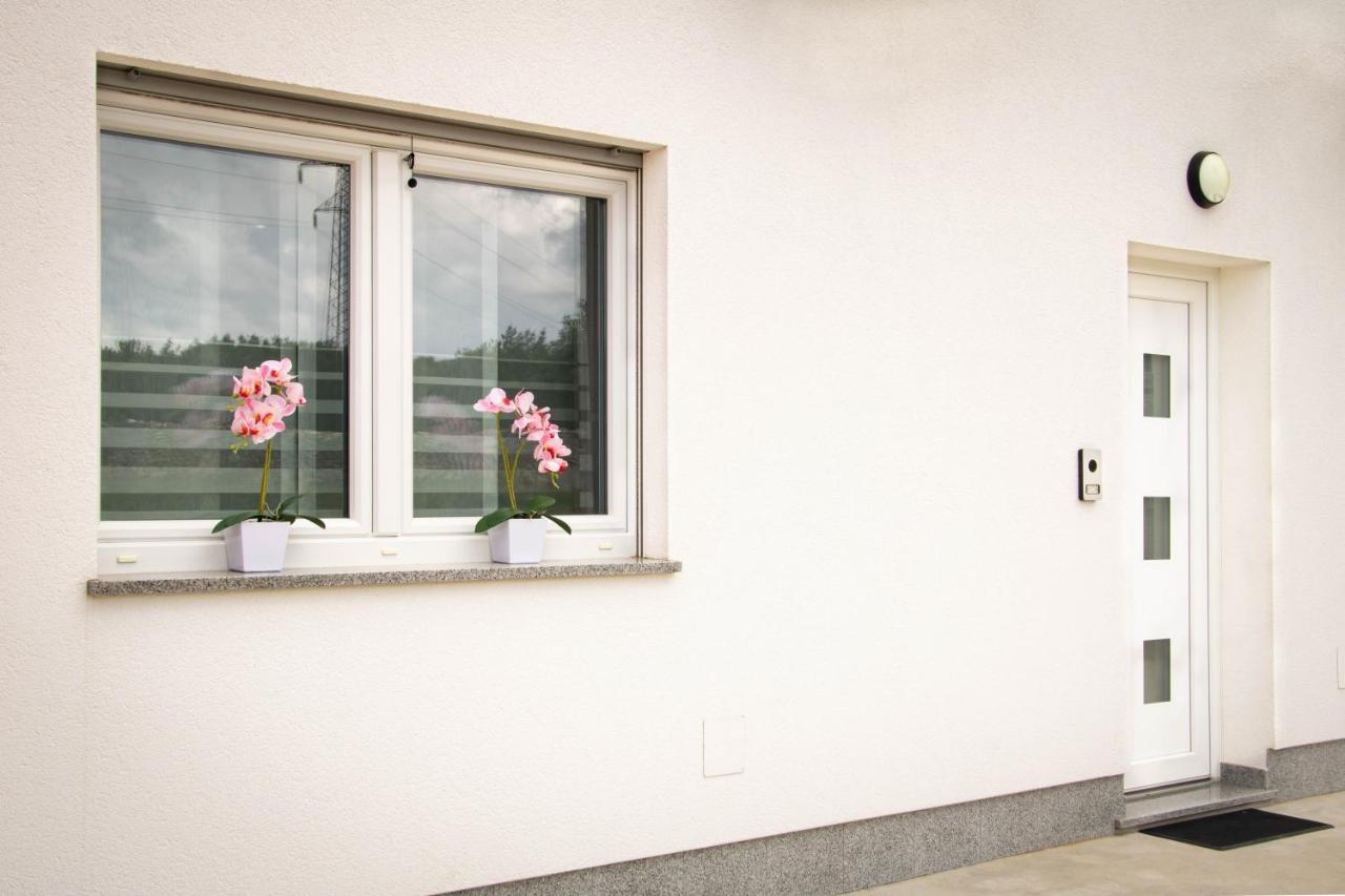 Apartment Juric พูลา ภายนอก รูปภาพ