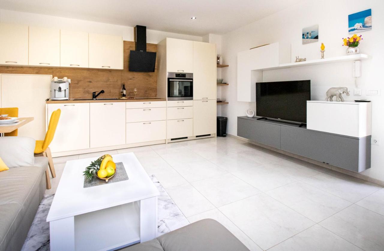 Apartment Juric พูลา ภายนอก รูปภาพ