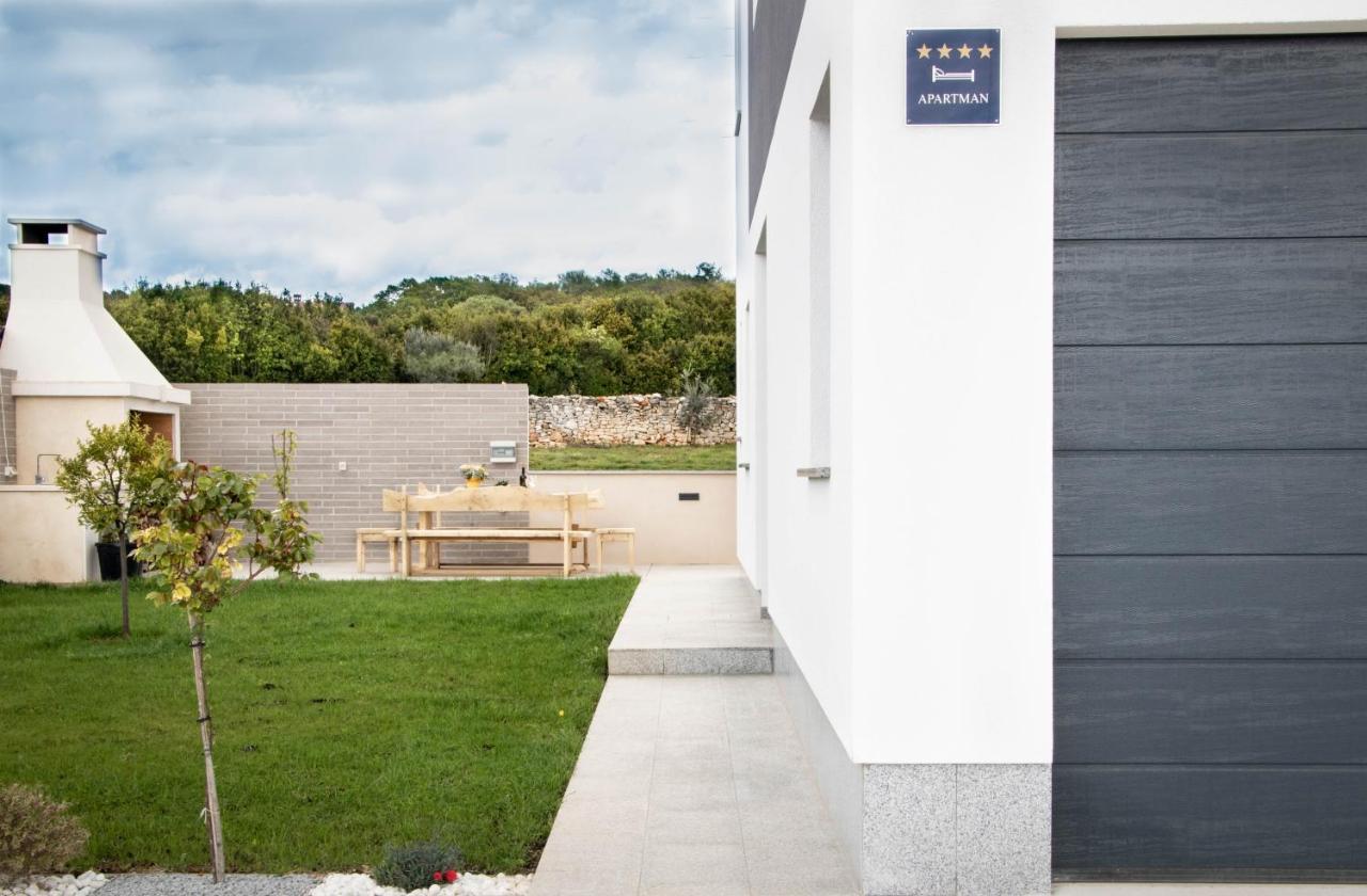 Apartment Juric พูลา ภายนอก รูปภาพ