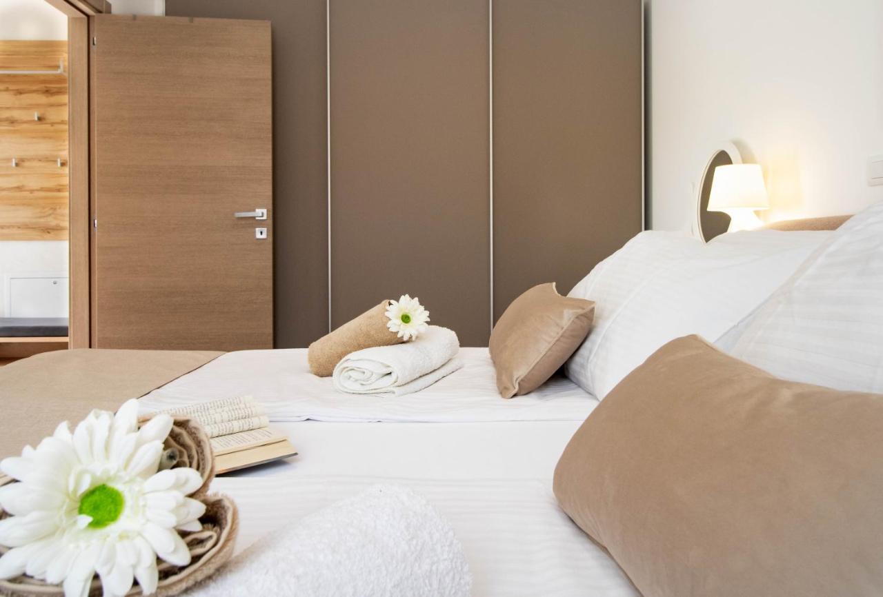 Apartment Juric พูลา ภายนอก รูปภาพ